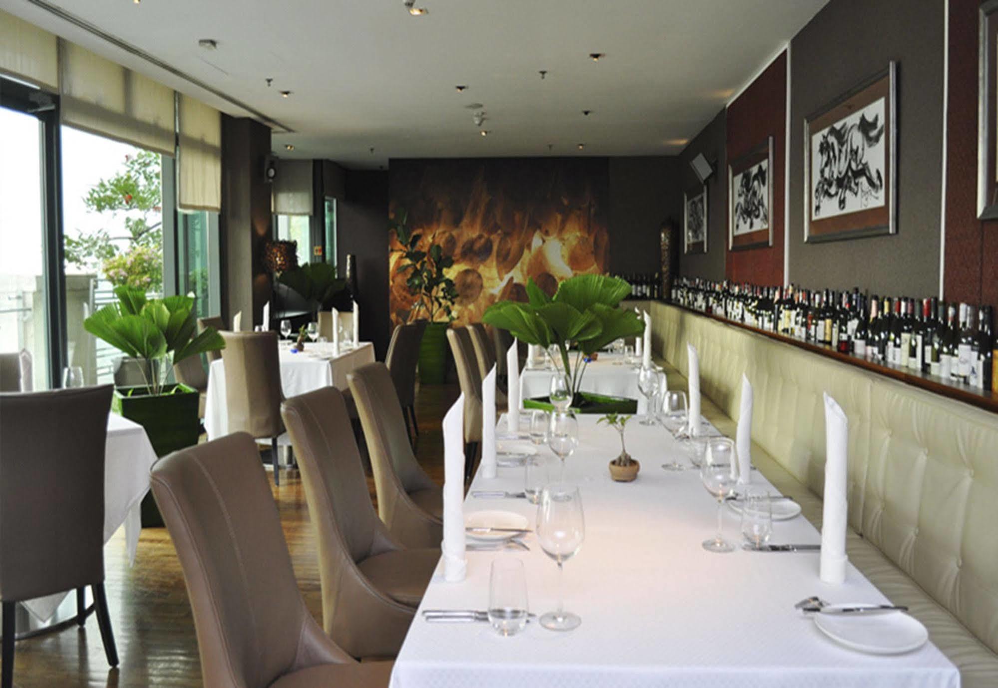 Gtower Hotel Kuala Lumpur Ngoại thất bức ảnh The interior of the restaurant